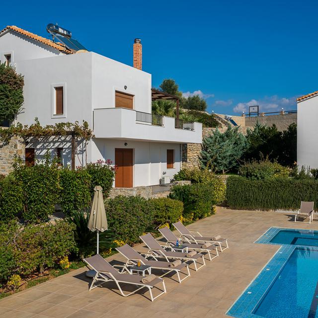 Aparthotel Lenikos