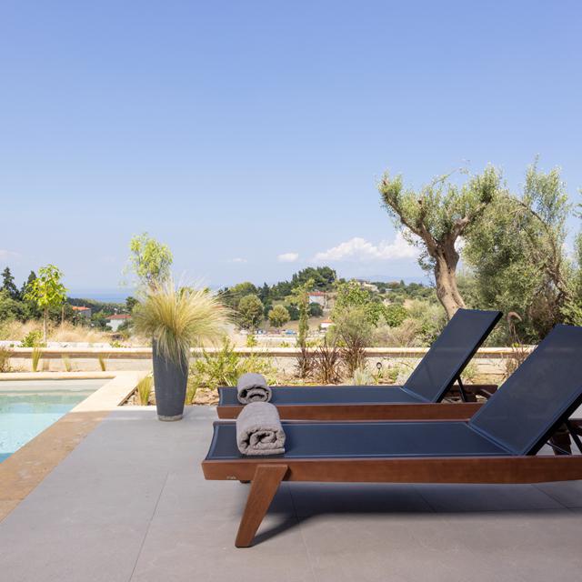 Pnoes Suites