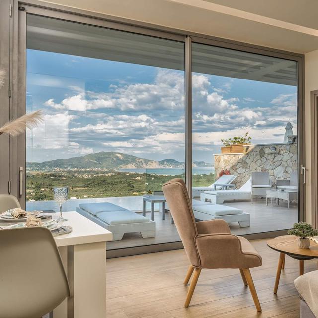 Pietra Cave Apartments