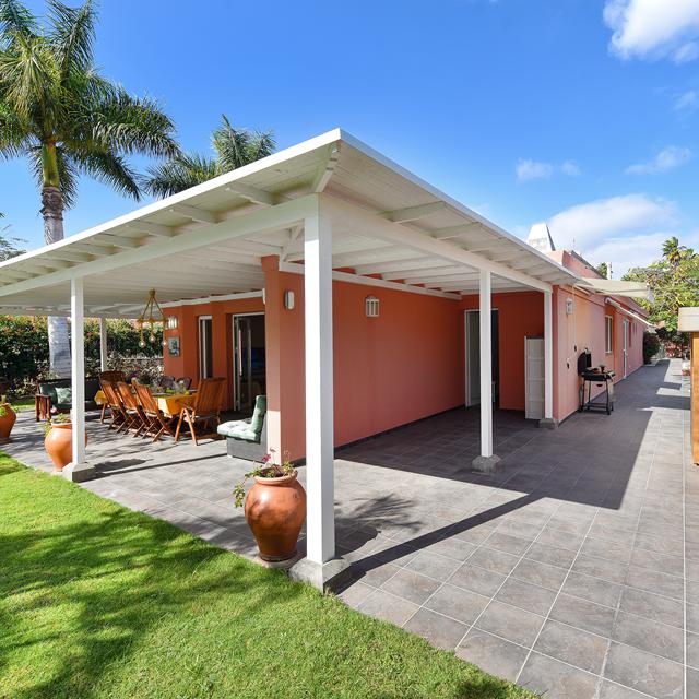 Villa Flamboyán