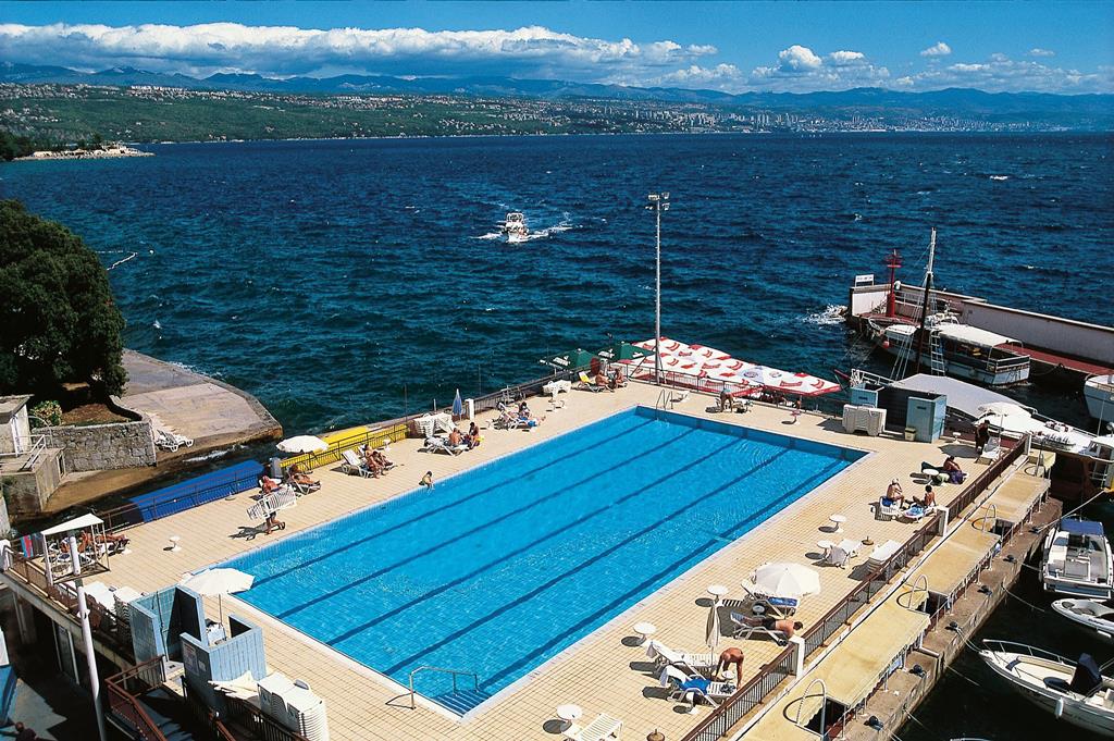 44F01ECF5C510EB8D05F611A4C609923