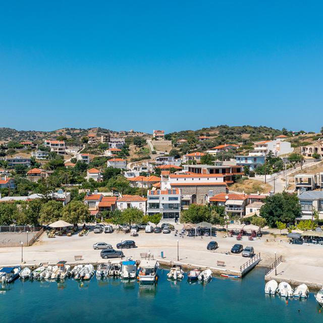 La Perla Suites