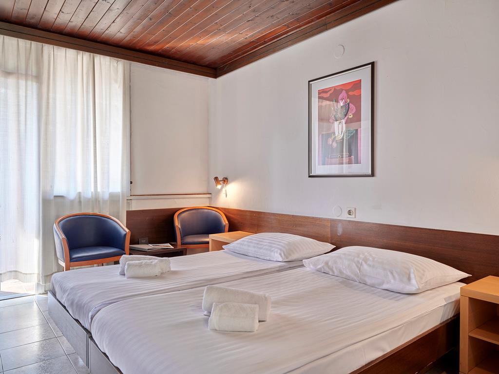 7F011C805B29F559F7CD594320C0B5EC