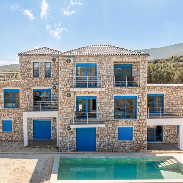 Royal Majestic Suites